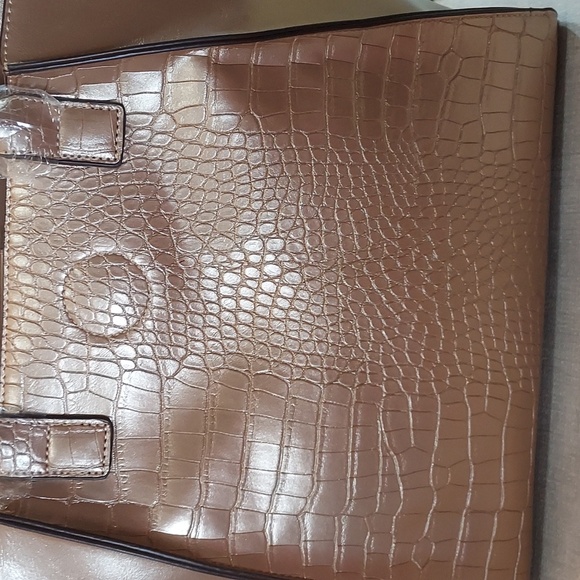 Carlos Santana Faux rosegold croco bag - Picture 3 of 7